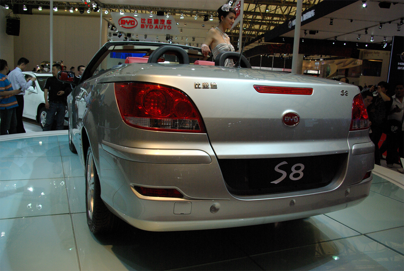 Illustration for article titled BYD B8 Convertible: Impending Doom Never Looked So Good, SL-like
